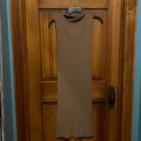 Sleeveless sweater dress - Picture 2 of 4